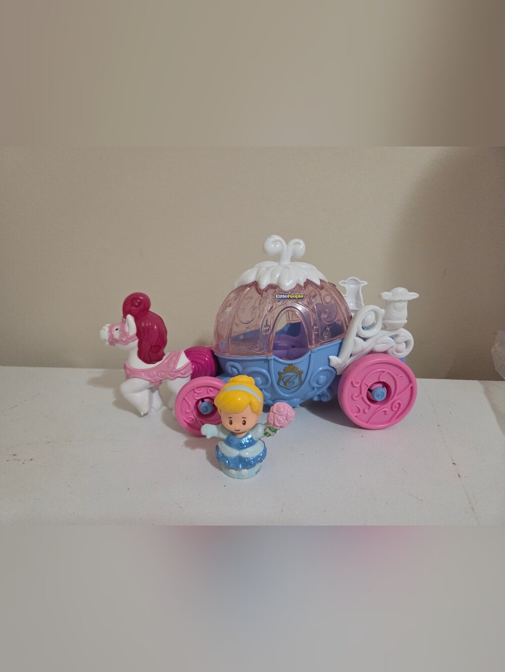 Fisher Price Disney's Princess Lights & Sound Carriage with Cinderella